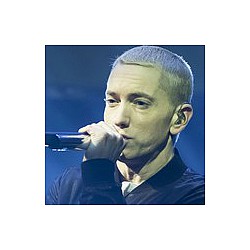 Eminem &#039;too offensive for show&#039;
