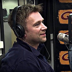 Damon Albarn performs &#039;Everyday Robots&#039; to android audience