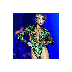 Miley Cyrus leaves hospital
