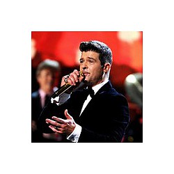 Robin Thicke writing &#039;powerful breakup album&#039;