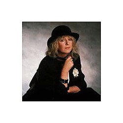 Christine McVie back touring with Fleetwood Mac