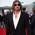 Billy Ray Cyrus wants to chill with Bieber - Billy Ray Cyrus has invited Justin Bieber to &quot;chill out&quot; with him.The 52-year-old musician and &hellip;