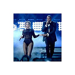 Beyonc&amp;eacute; and Jay Z perform duet