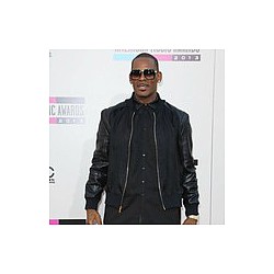 R. Kelly &#039;frustrated over voice&#039;
