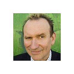 Colin Hay taking year off to write album