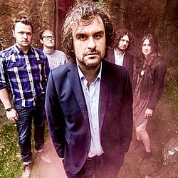 Reverend And The Makers playing fans houses