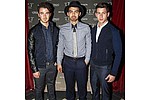 Jonas Brothers wept over split - The Jonas Brothers cried and &quot;yelled&quot; while discussing splitting up.This week the pop trio &hellip;