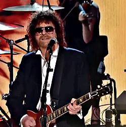 Jeff Lynne back on stage after 28 years