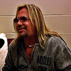 Motley Crue to start quitting says Vince Neil