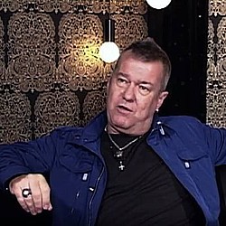 Jimmy Barnes joins Bruce Springsteen on stage