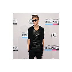 Justin Bieber &#039;planning circus party&#039;