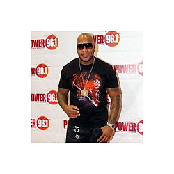 Flo Rida &#039;parties to phone song&#039;