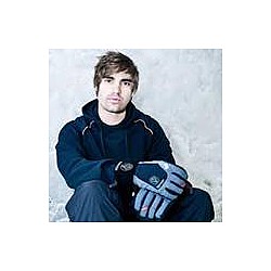 Charlie Simpson plays world coldest gig in Syberia