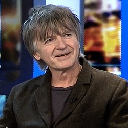 Neil Finn to perform at The Hobbit world premiere