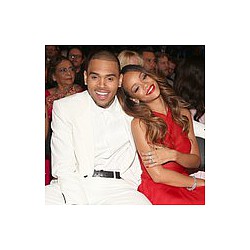 Rihanna and Chris &#039;ignore each other at club&#039;