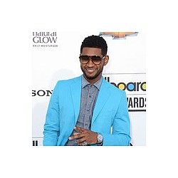Usher stuns with karaoke session