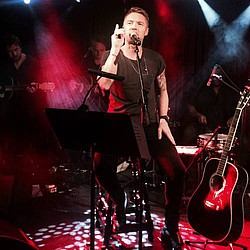 Ronan Keating to fight back with new material