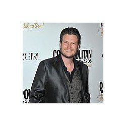 Blake Shelton lets loose in Las Vegas