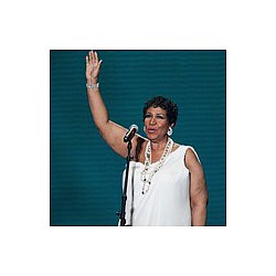 Aretha Franklin gets engaged at 69