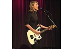 Taylor Swift finds love &#039;confusing&#039; - The 20-year-old country star - who has dated Taylor Lautner and was famously dumped by Joe Jonas on &hellip;