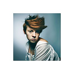 La Roux downloads offered free with Bacardi