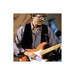 Hank Marvin Guitar tuition DVDs to be released
