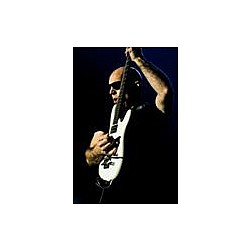 Joe Satriani announces UK tour in October