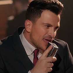 Peter Andre eating honey for his voice