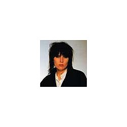 Chrissie Hynde gives up the booze