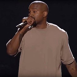 Kanye West blings up stage for Europe