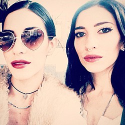 The Veronicas’ new album delayed for UK tour