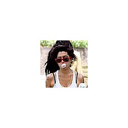 Amy Winehouse moving to the suburbs