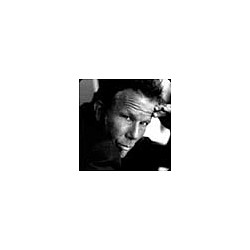 Tom Waits launches &#039;scalping for charity&#039;