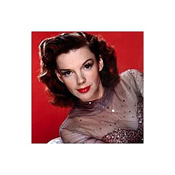 Judy Garland to be played by Anne Hathaway