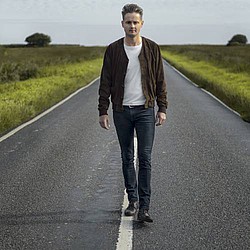 Keane lead singer Tom Chaplin announces solo album