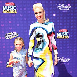 Gwen Stefani hailed a &#039;hero&#039; at Radio Disney Music Awards