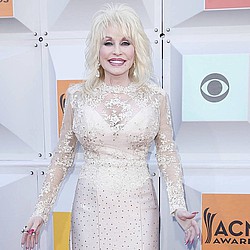 Dolly Parton excited to renew wedding vows with husband for 50th anniversary