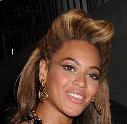 Beyonce wears sexy stilettos for Jay-Z