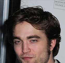 Robert Pattinson reportedly hunting teen hacker