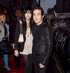 Ashlee Simpson not reuniting with Pete Wentz despite recent meetings