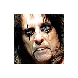Alice Cooper warns he may be the first act to be kicked out of the Rock &#039;N&#039; Roll Hall Of Fame