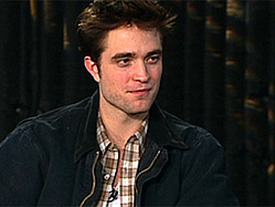 Robert Pattinson Says Mackenzie Foy Is Cashing In On &#039;Breaking Dawn&#039; Set