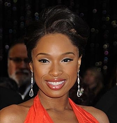 Jennifer Hudson cries as she recalls her `perfect mother`