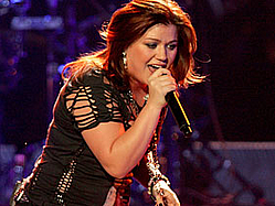 Kelly Clarkson Hits The Studio With Darkchild