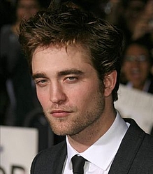Robert Pattinson `can`t understand why people cheat`