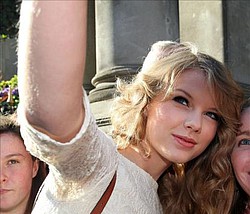 Taylor Swift praises fans for `best times` of her life