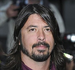 Dave Grohl thinks rockers should be tall