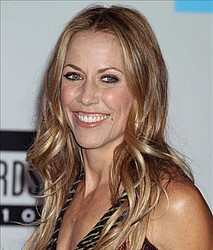 Sheryl Crow releases new cookbook