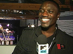 Akon Calls Nick Cannon &#039;Famous&#039; Collabo &#039;Overdue&#039;
