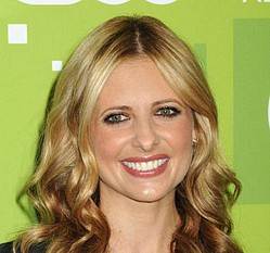 Sarah Michelle Gellar keeps in shape by chasing her toddler around